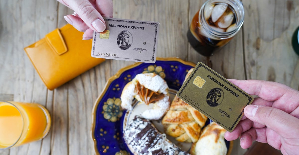 Amex Platinum Card vs. Amex Gold Card [Detailed Comparison of Benefits & Perks]